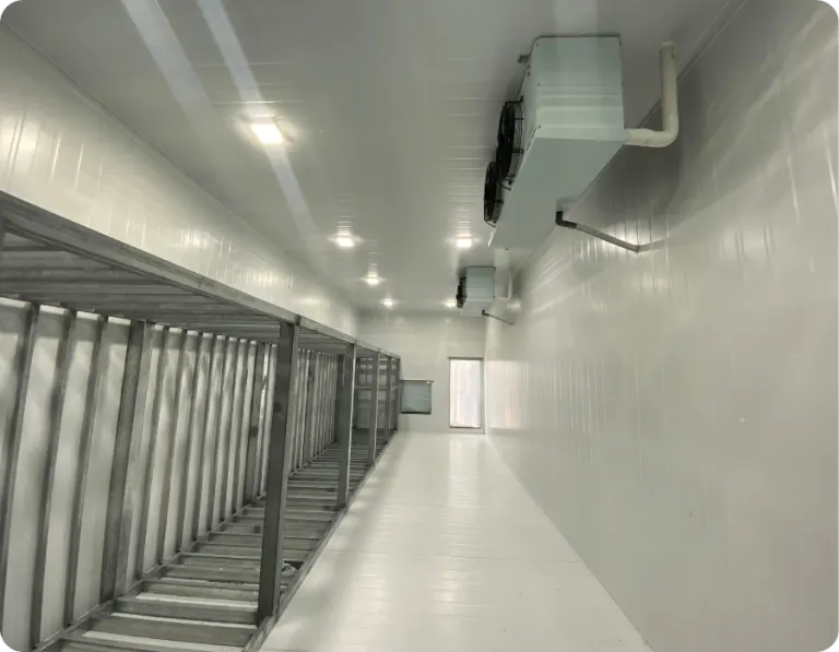 Kệ thép giúp sắp xếp hàng hóa thuận tiện
