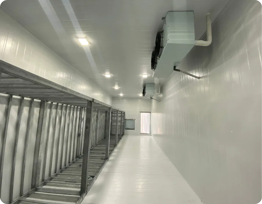 Kệ thép giúp sắp xếp hàng hóa thuận tiện